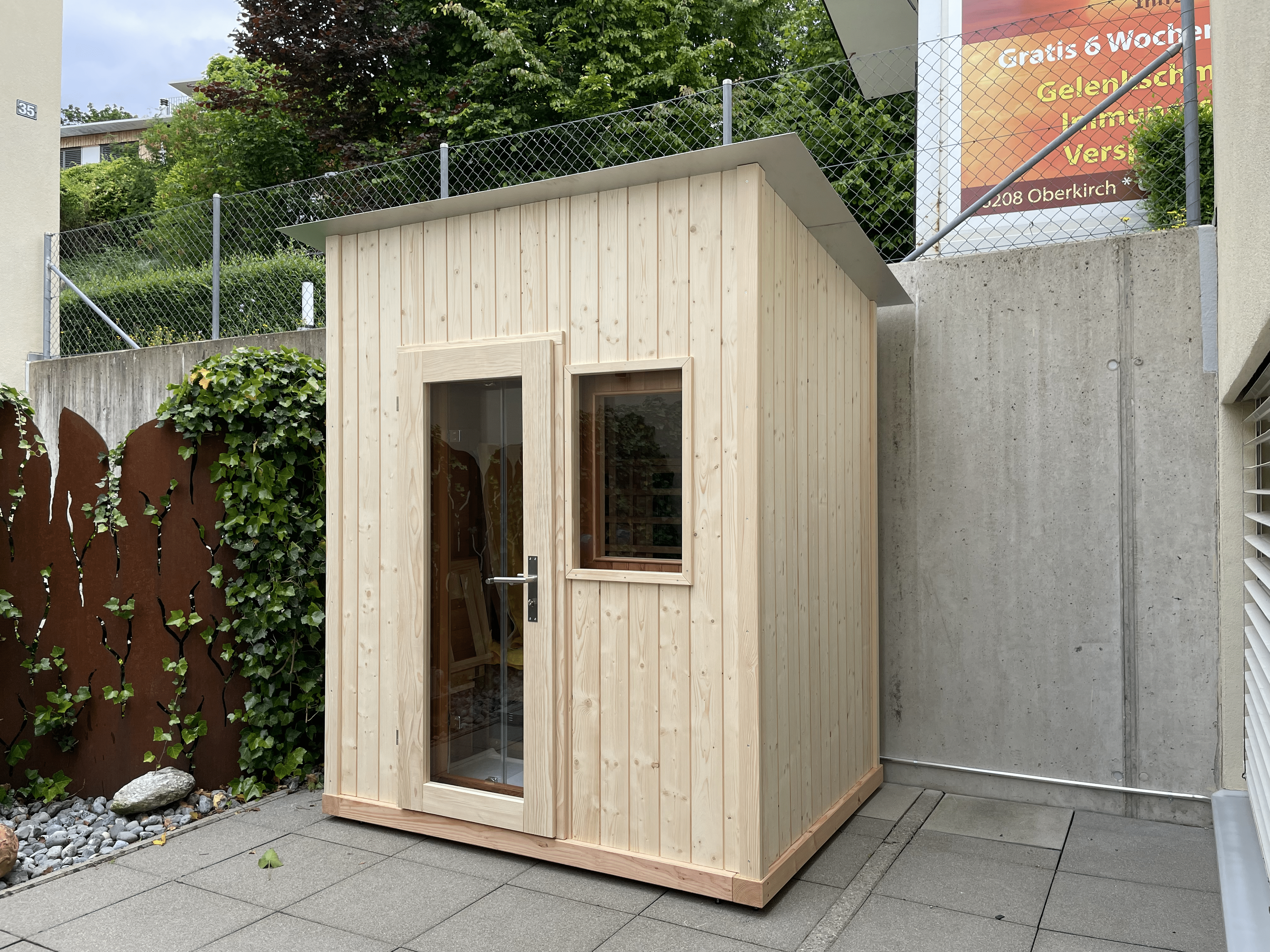 Fachmännische Installation einer Infrarotkabine durch das Allwaspa-Team.